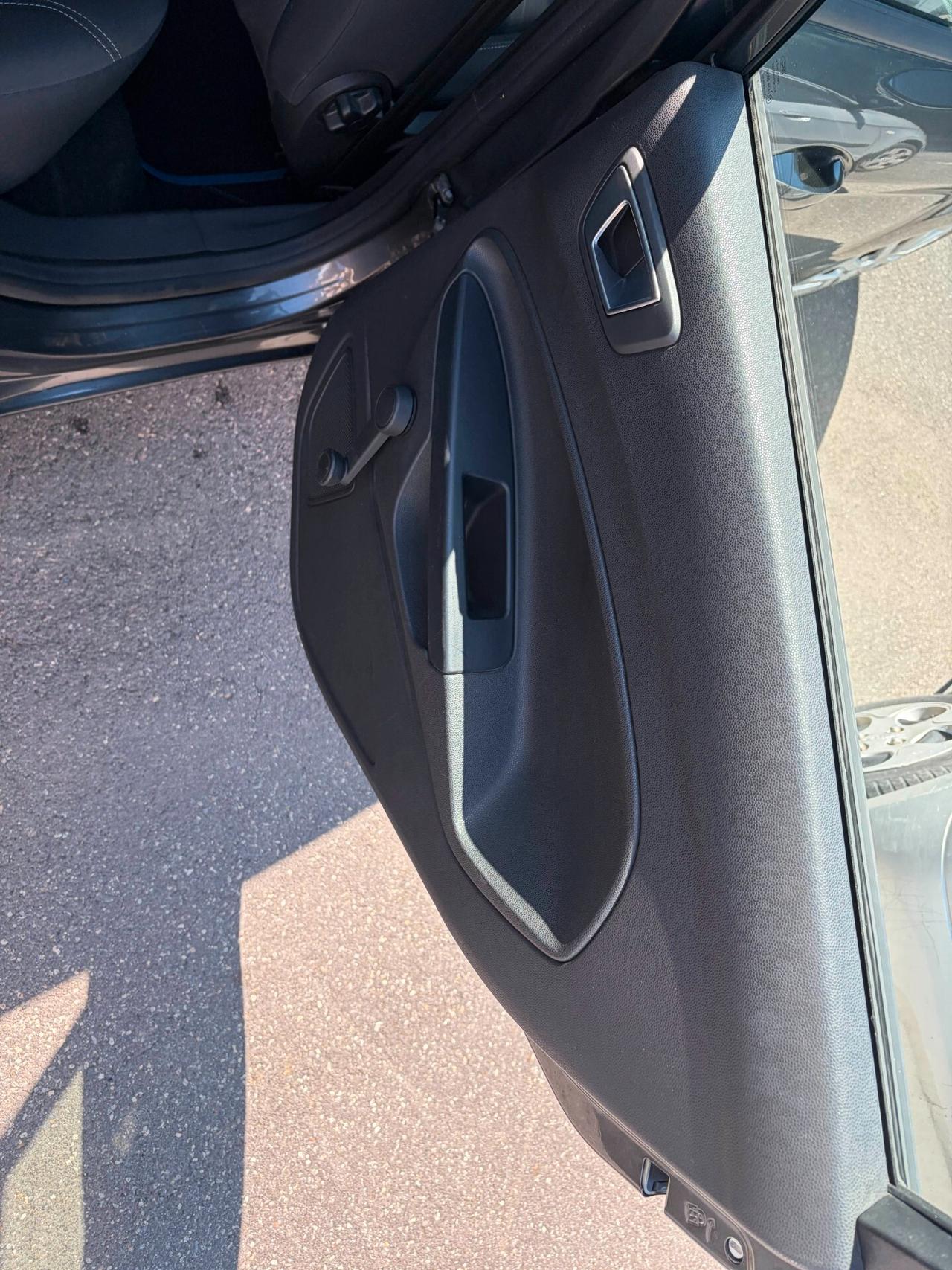 Ford Fiesta 1.2 60CV 5 porte Titanium