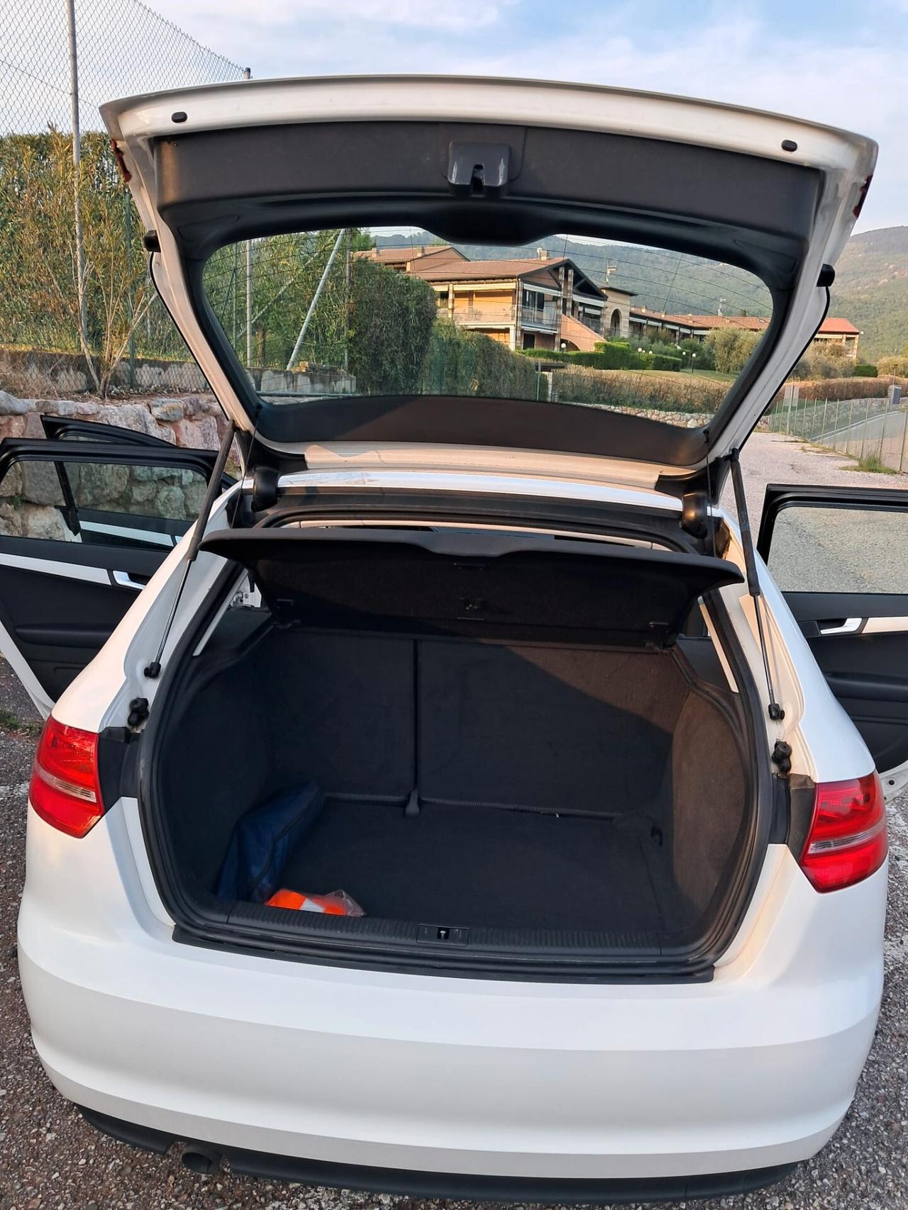 Audi A3 1.6 TDI 105 CV CR Ambition