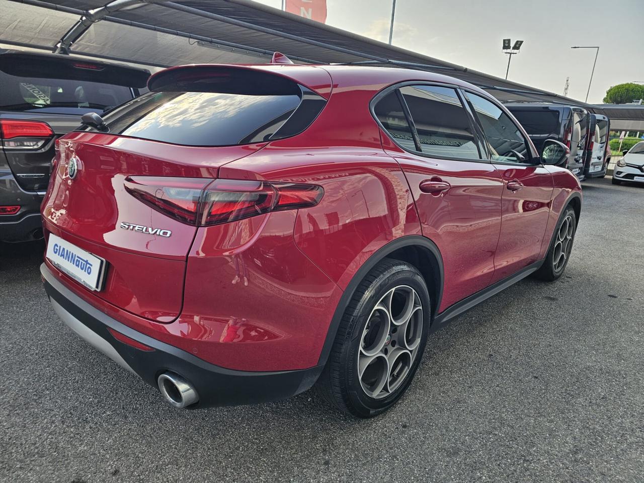 Alfa Romeo Stelvio 2.2 Turbodiesel 160 CV AT8 RWD