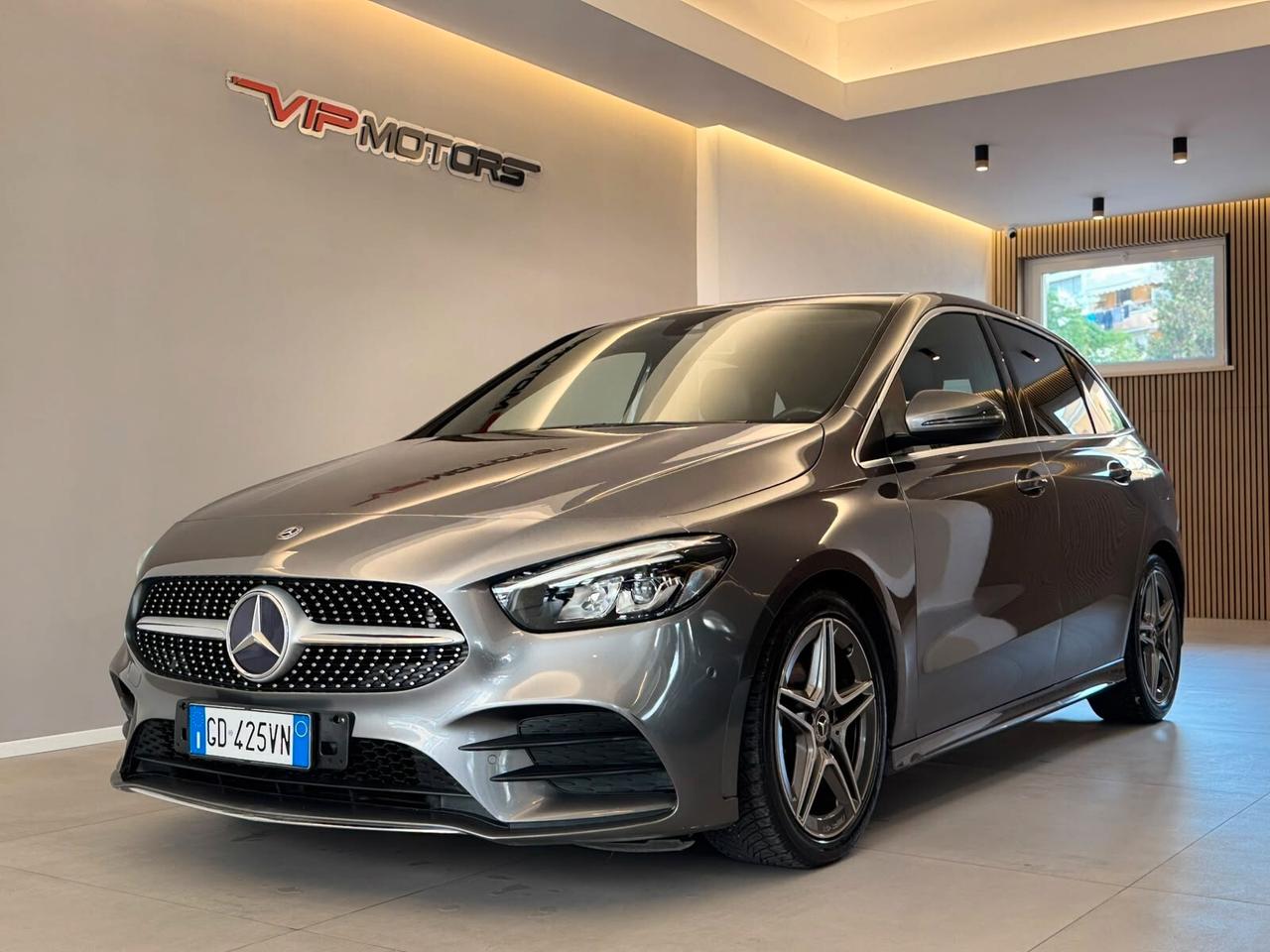 MERCEDES-BENZ CLASSE B 180D PREMIUM AMG LINE AUTOMATICA FULL