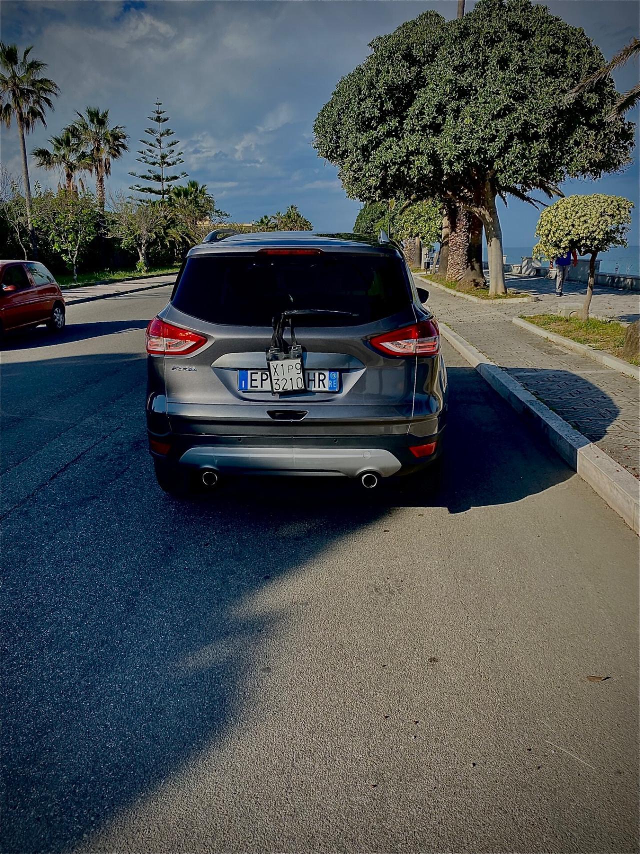 Ford Kuga 2.0 TDCI 140 CV 4WD Powershift Titanium