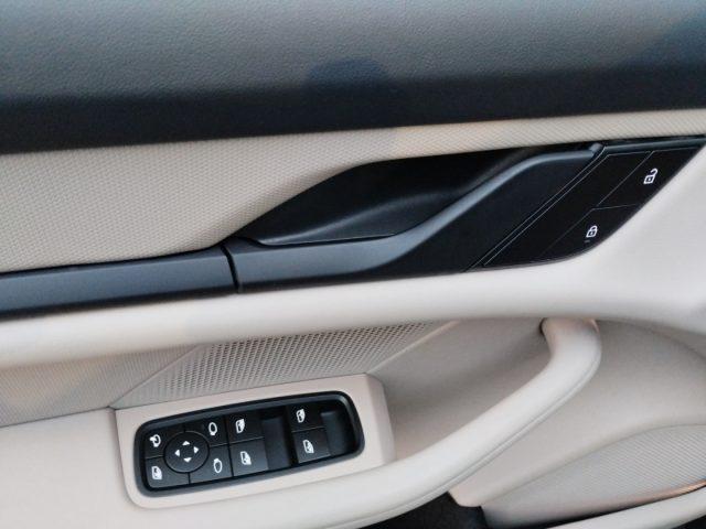 PORSCHE Taycan 4 Cross Turismo