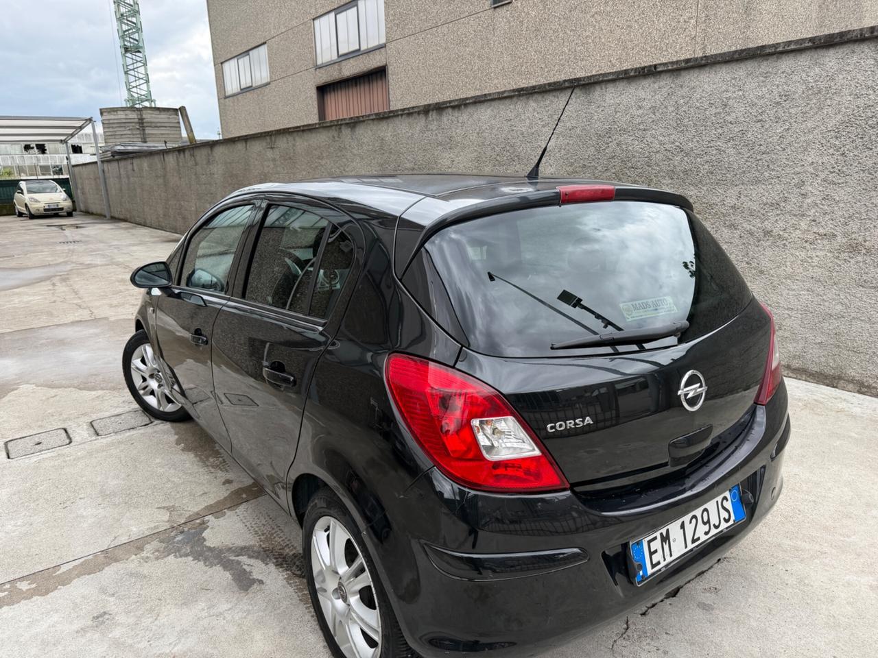 Opel Corsa 1.2 benzina-gpl originale valido 2032 euro5b