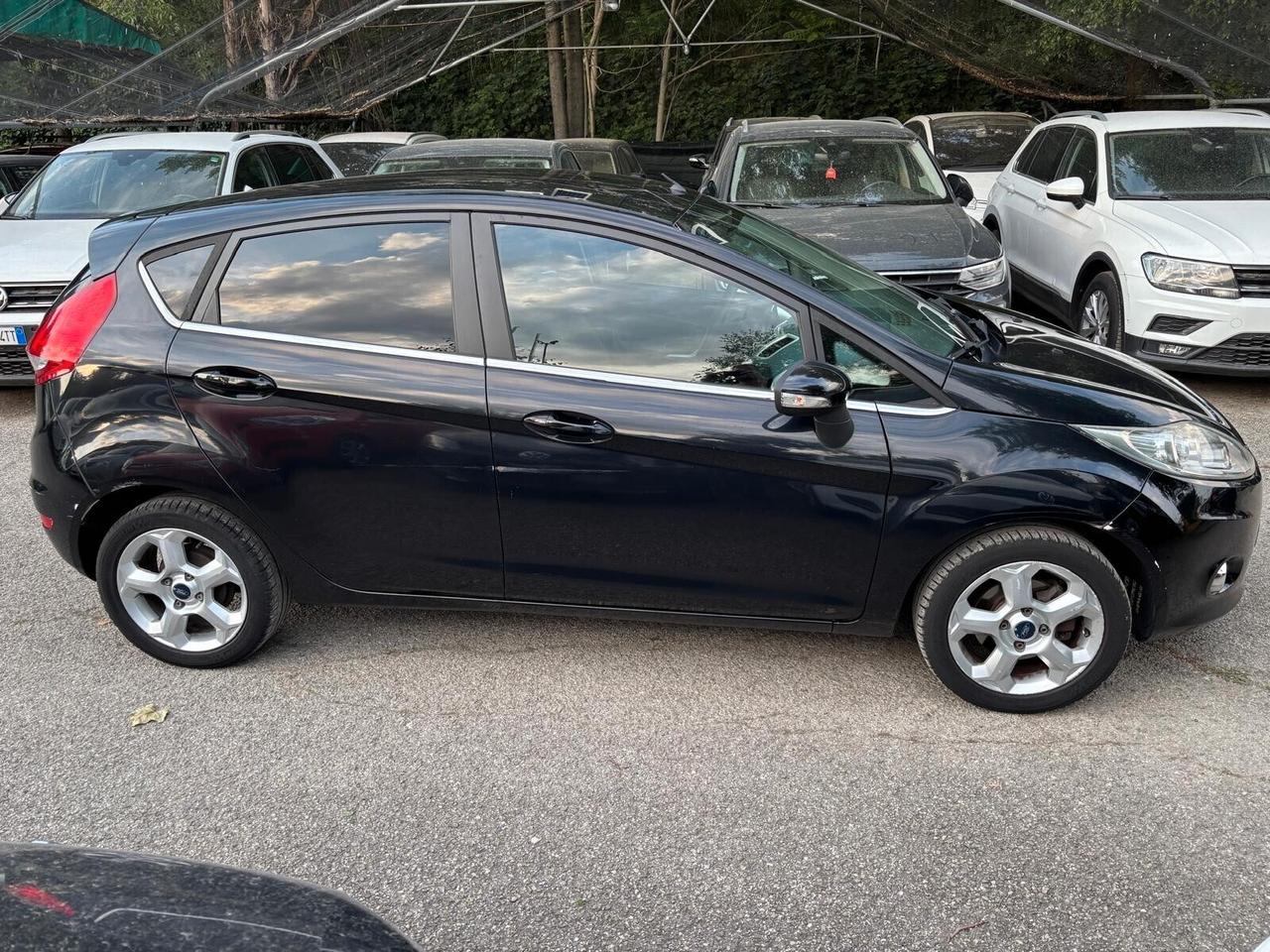 Ford Fiesta 1.4 5 porte GPL Titanium OK Neopatentati