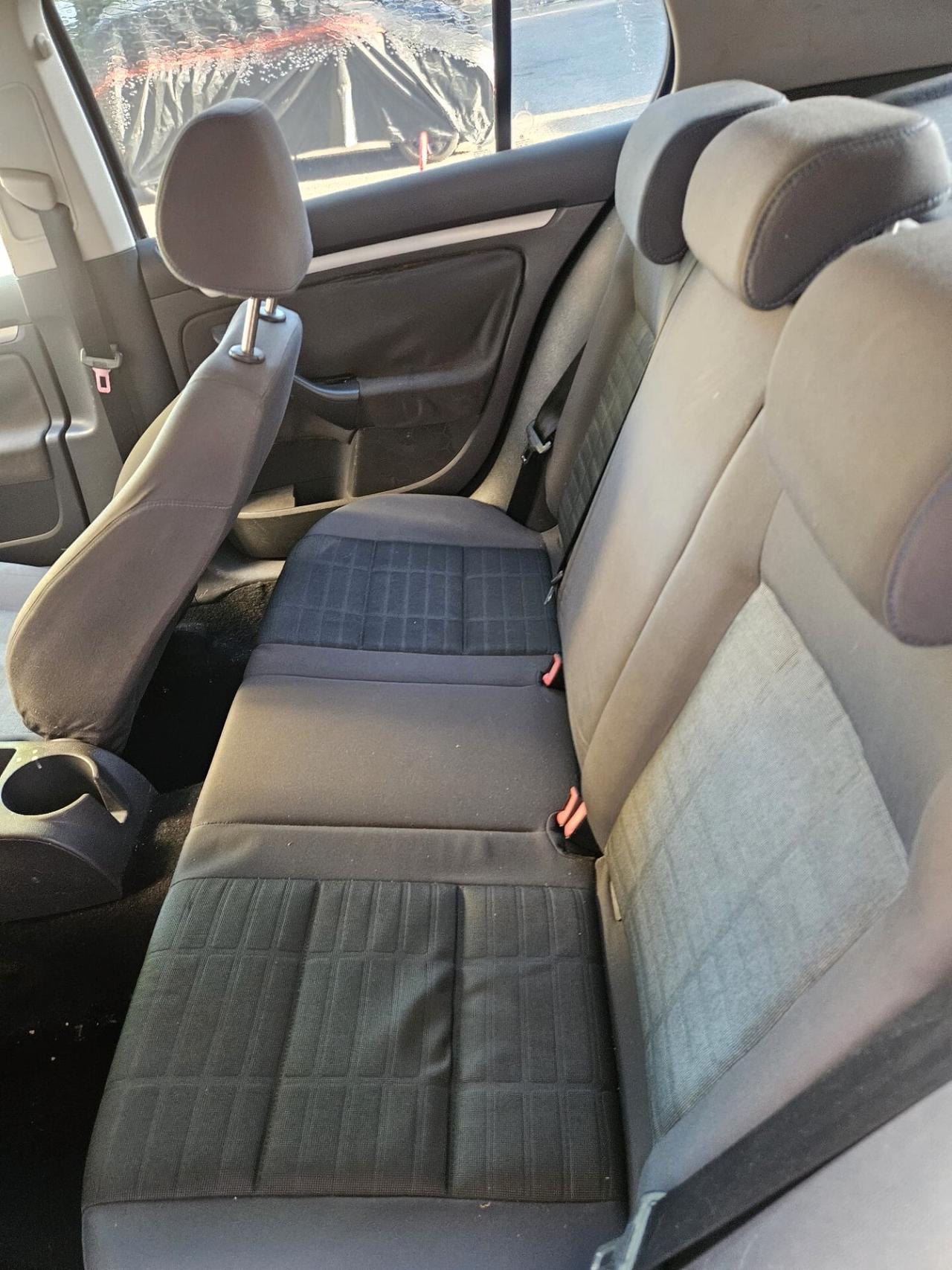Volkswagen Golf 1.6 gpl