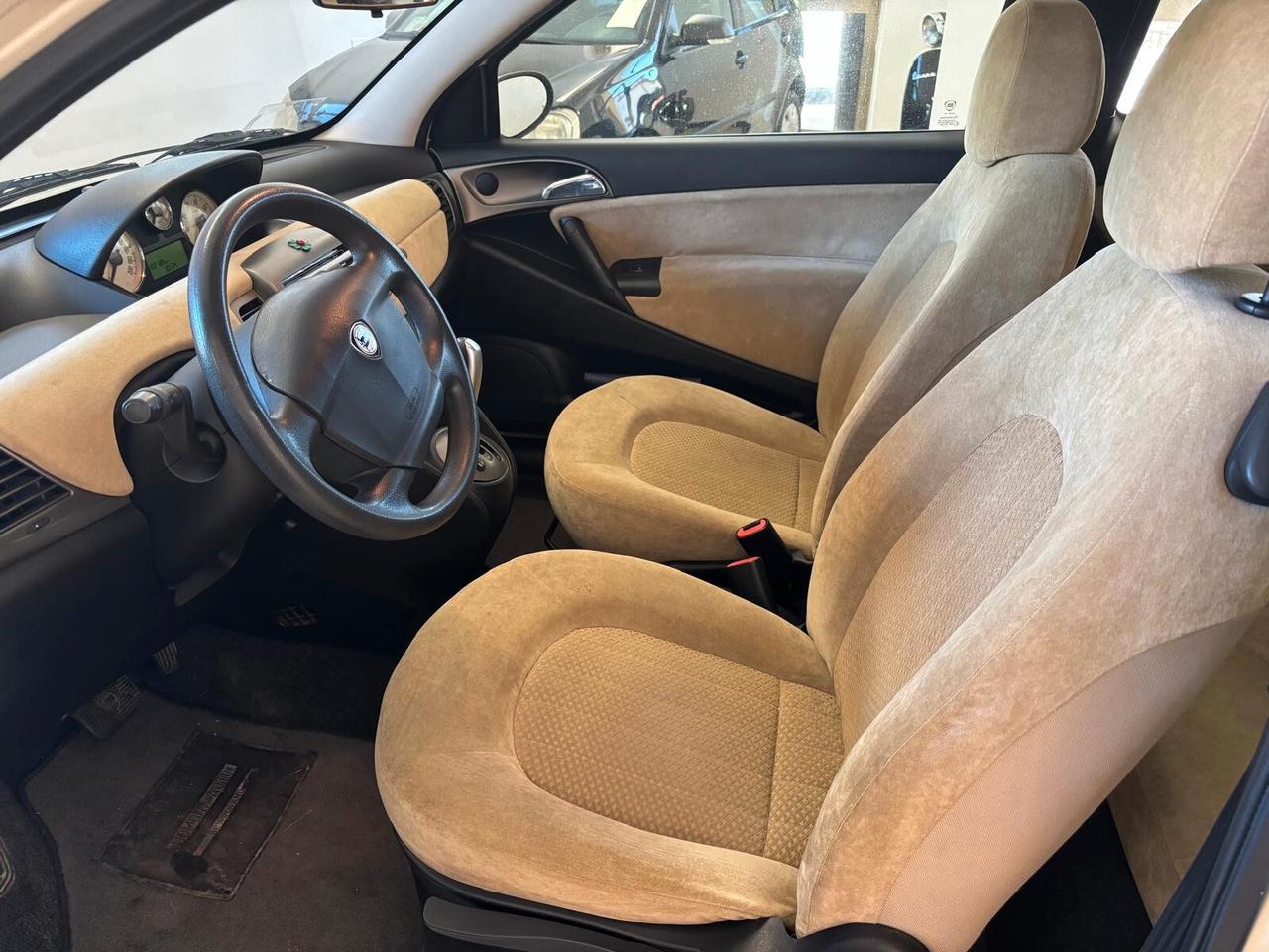 LANCIA YPSILON ANNO 2004 BZ 1.4 AUTOMATICA ADATTA NEOPATENTATI KM 100 MILA