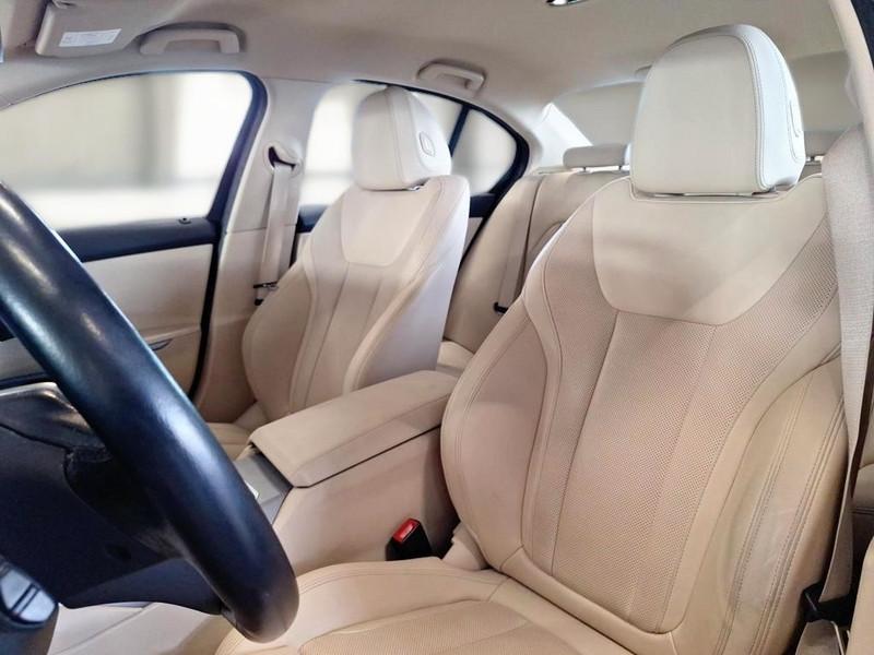 BMW 330 Business Advantage aut. 4 PORTE BERLINA