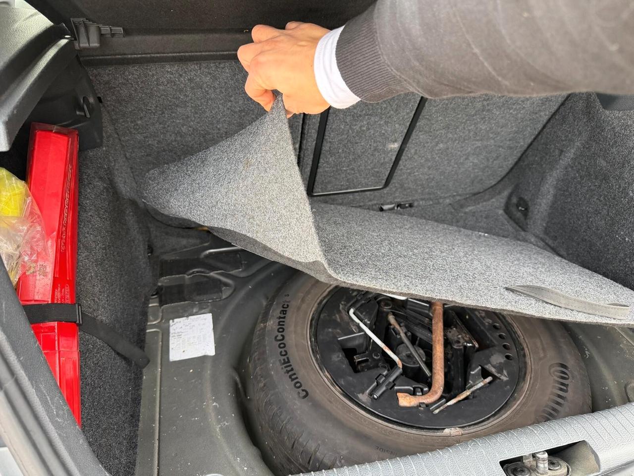 Volkswagen Golf 1.6 TDI diesel - 2011