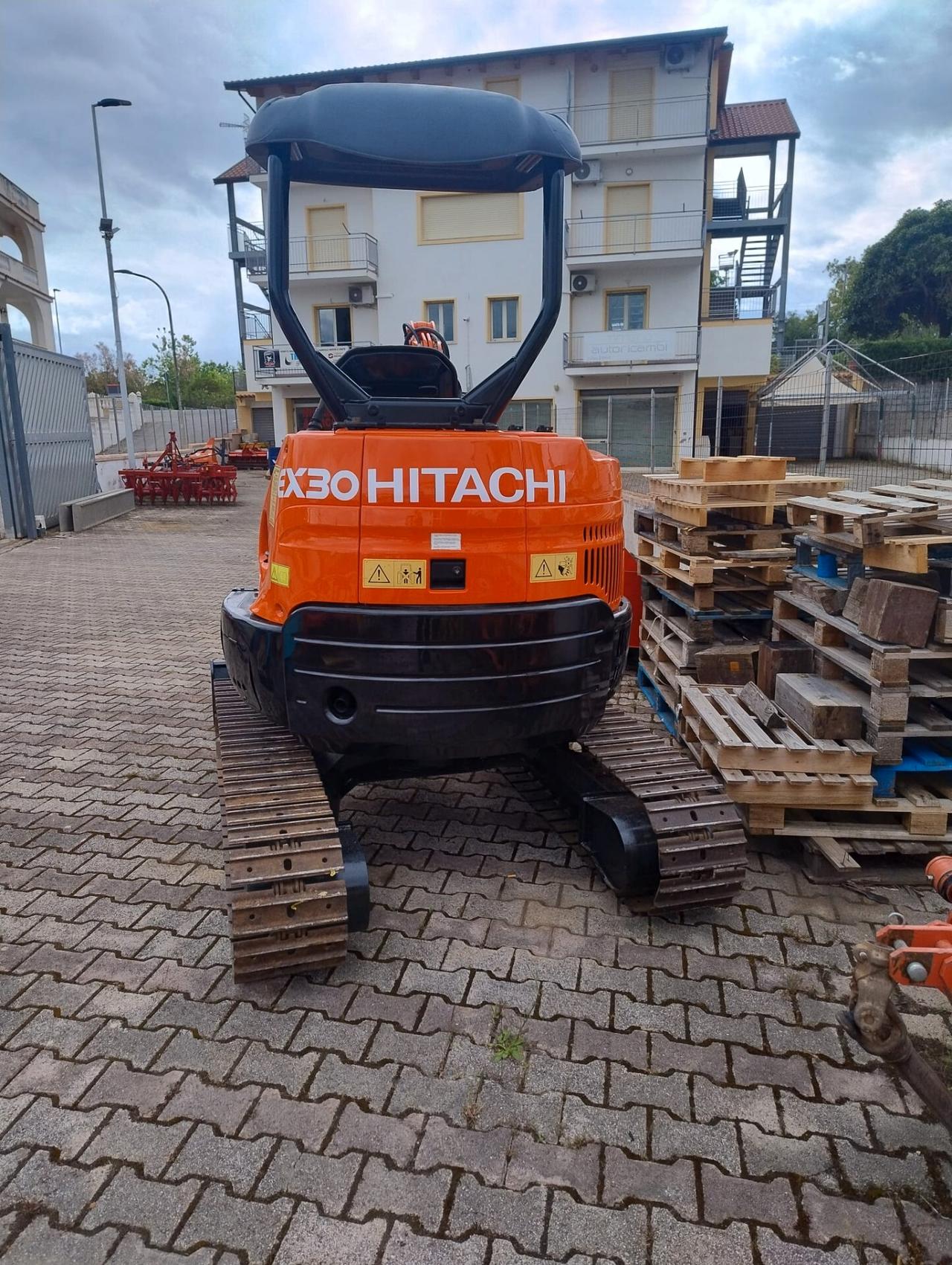 Escavatore Usato Hitachi EX 30- U (30 Quintali)