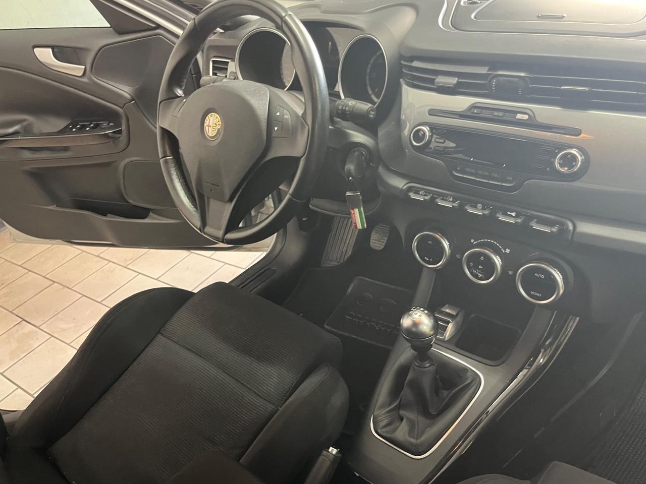Alfa Romeo Giulietta 1.6 JTDm-2 full optional 2013