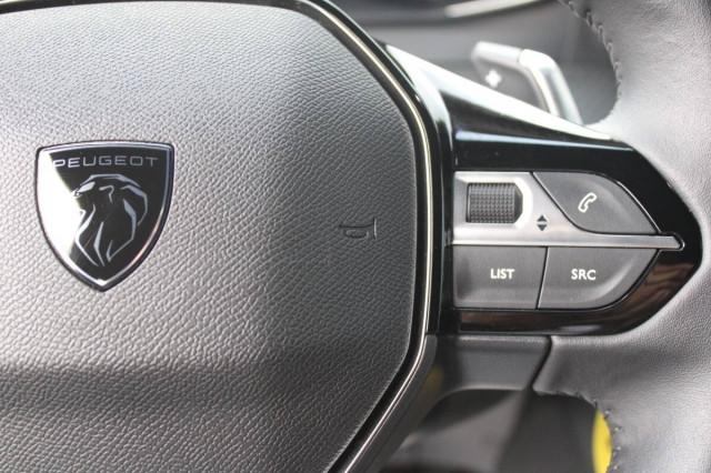 Peugeot 2008 1.2 puretech Allure 130cv automatica con CarPlay