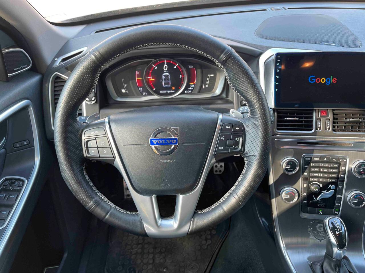 Volvo XC 60 XC60 D5 AWD Geartronic R-design Automatica Apple Car Android