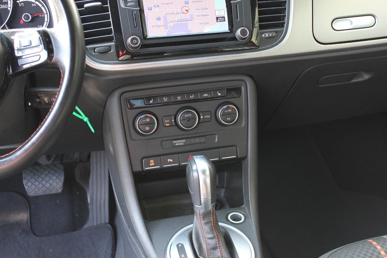 Volkswagen Maggiolino 1.2 TSI Club DSG NAVY FARI FULL LED