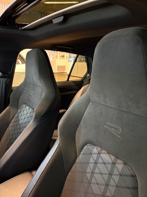 Volkswagen Golf 1.5 eTSI 115 CV DSG R-Line Plus