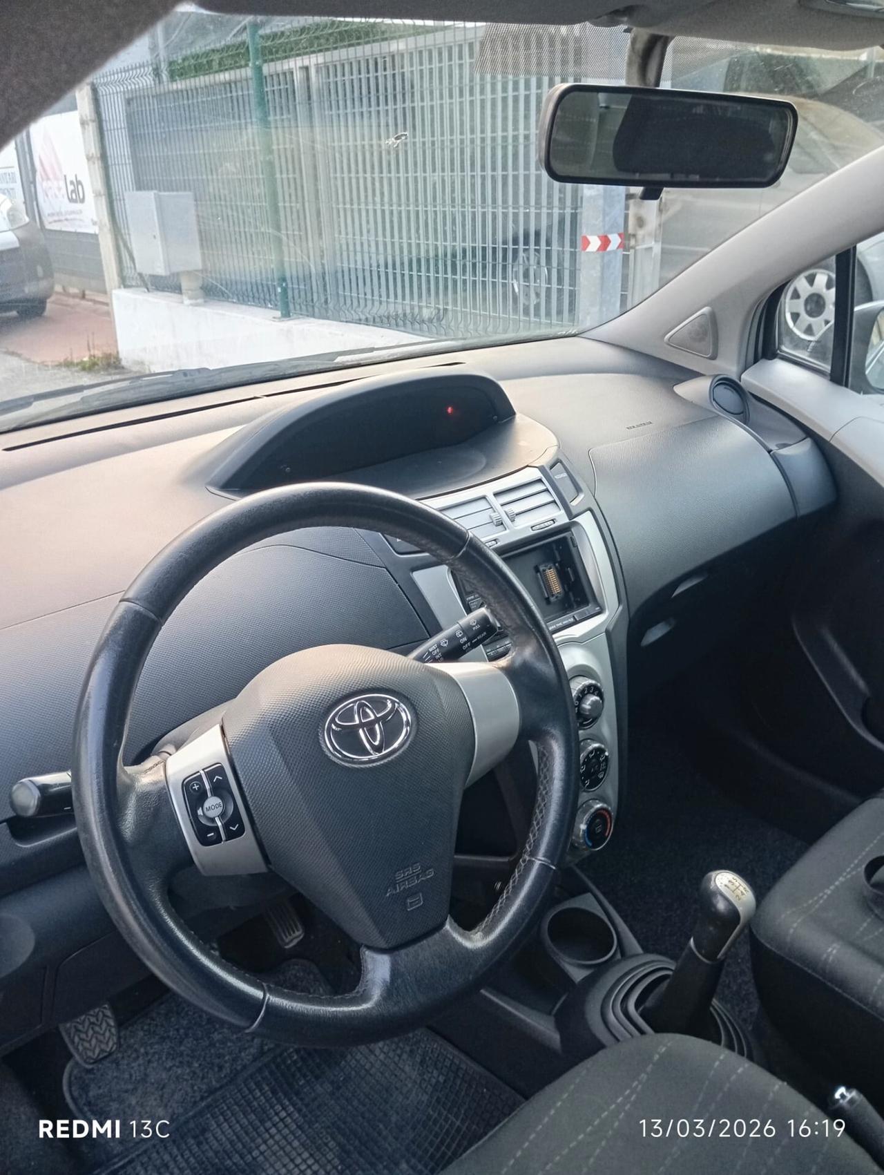 Toyota Yaris 1.3 5 porte Navi