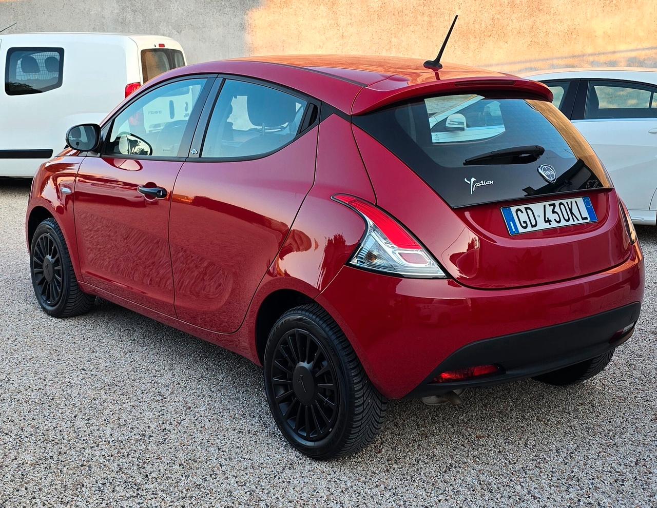 Lancia Ypsilon 1.2 69 CV 5 porte S&S Platinum