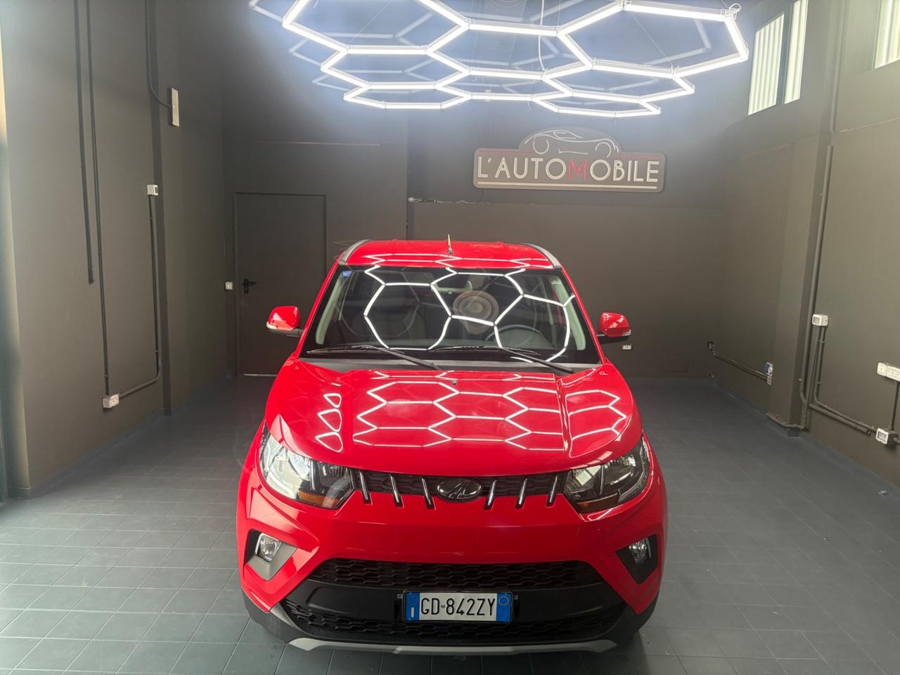 Mahindra KUV100 1.2 VVT K8