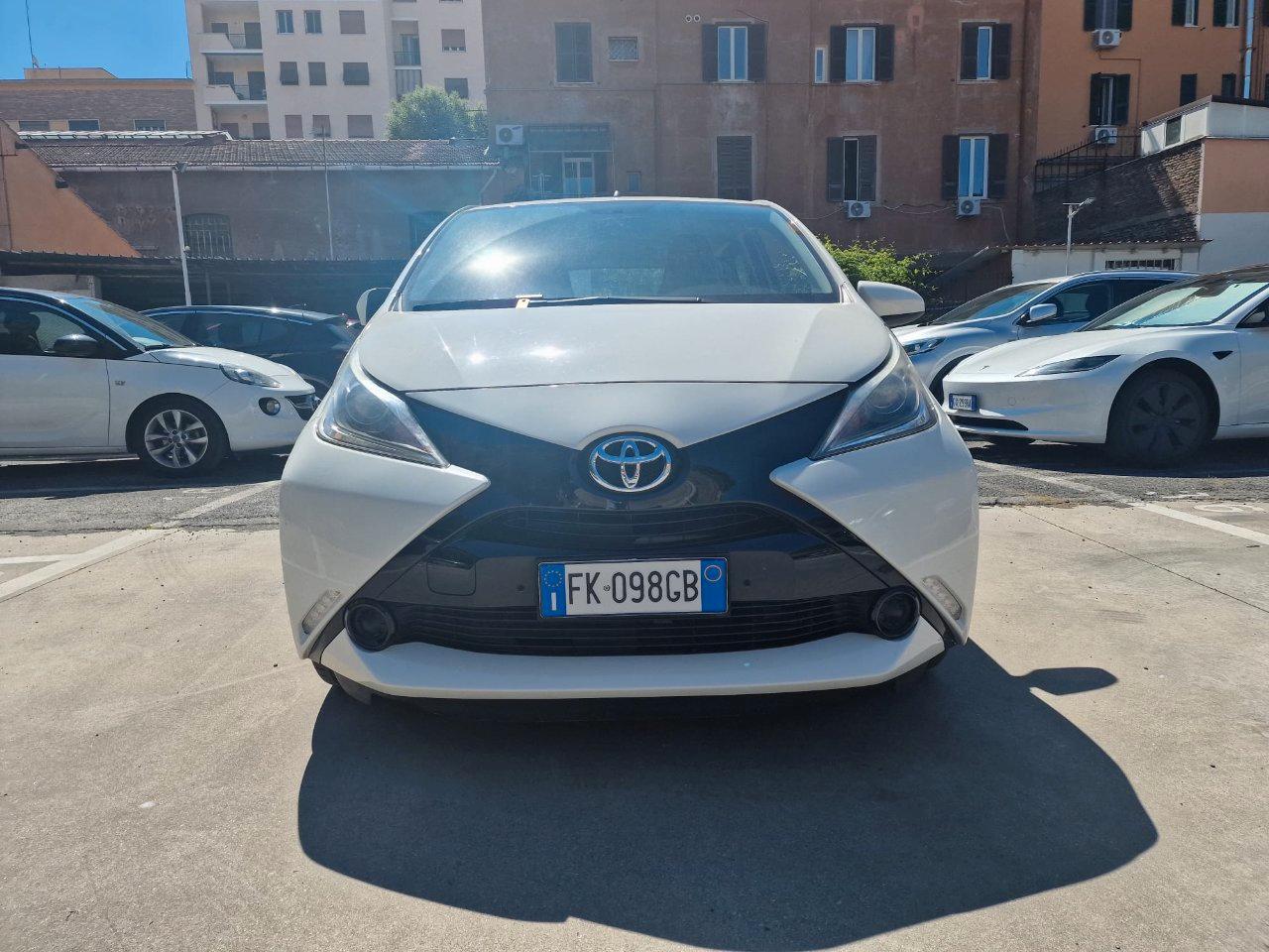 Toyota Aygo 5 Porte Aygo 5p 1.0 x-cite m-mt