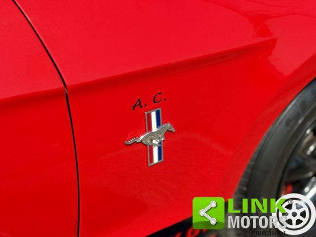 FORD Mustang COUPE