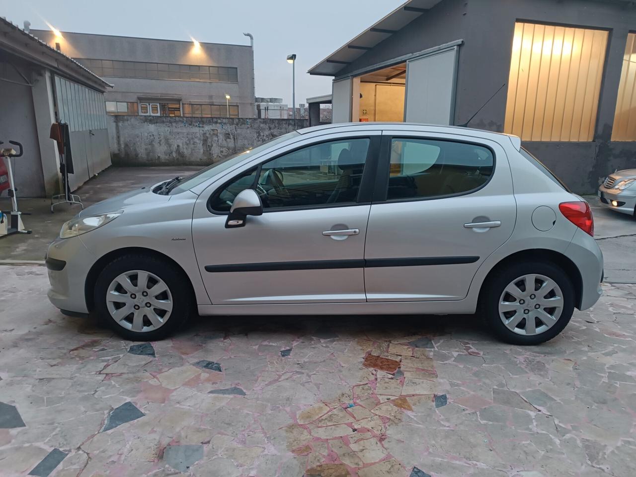 Peugeot 207 1.4 GPL garanzia