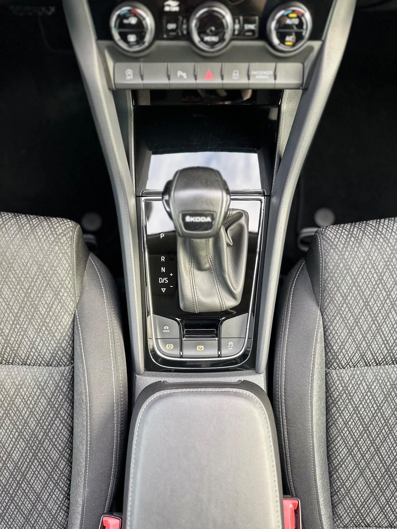 Skoda Karoq 2.0 TDI EVO SCR 115 CV DSG SportLine UNICO PROPIETARIO , NEOPATENTATI
