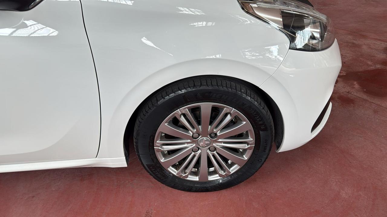 Peugeot 208 PureTech 82 5 porte Allure