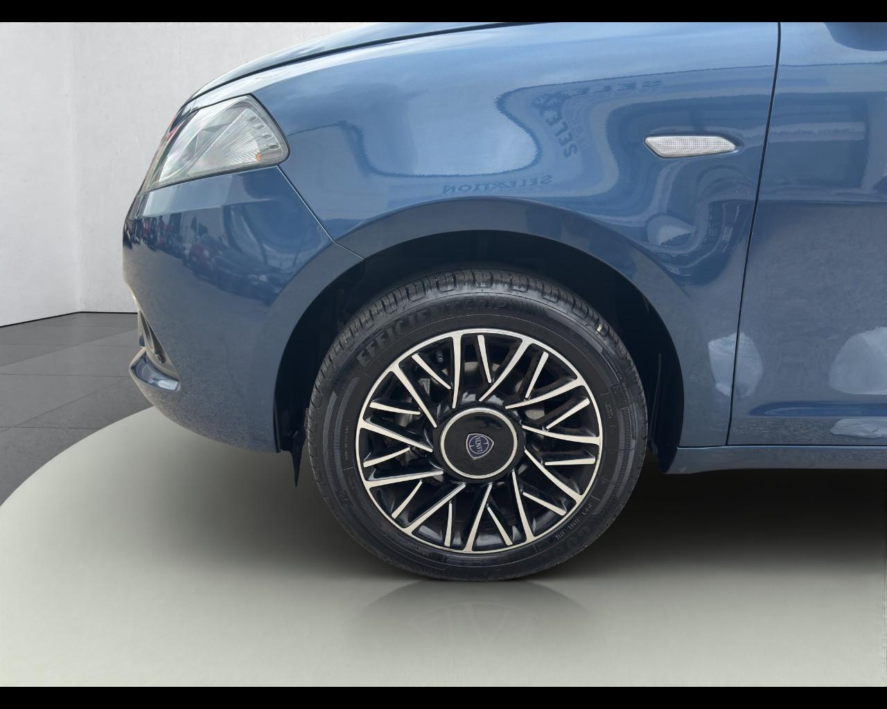 LANCIA Ypsilon 3ª serie - Ypsilon 1.0 FireFly 5 porte S&S Hybrid Gold