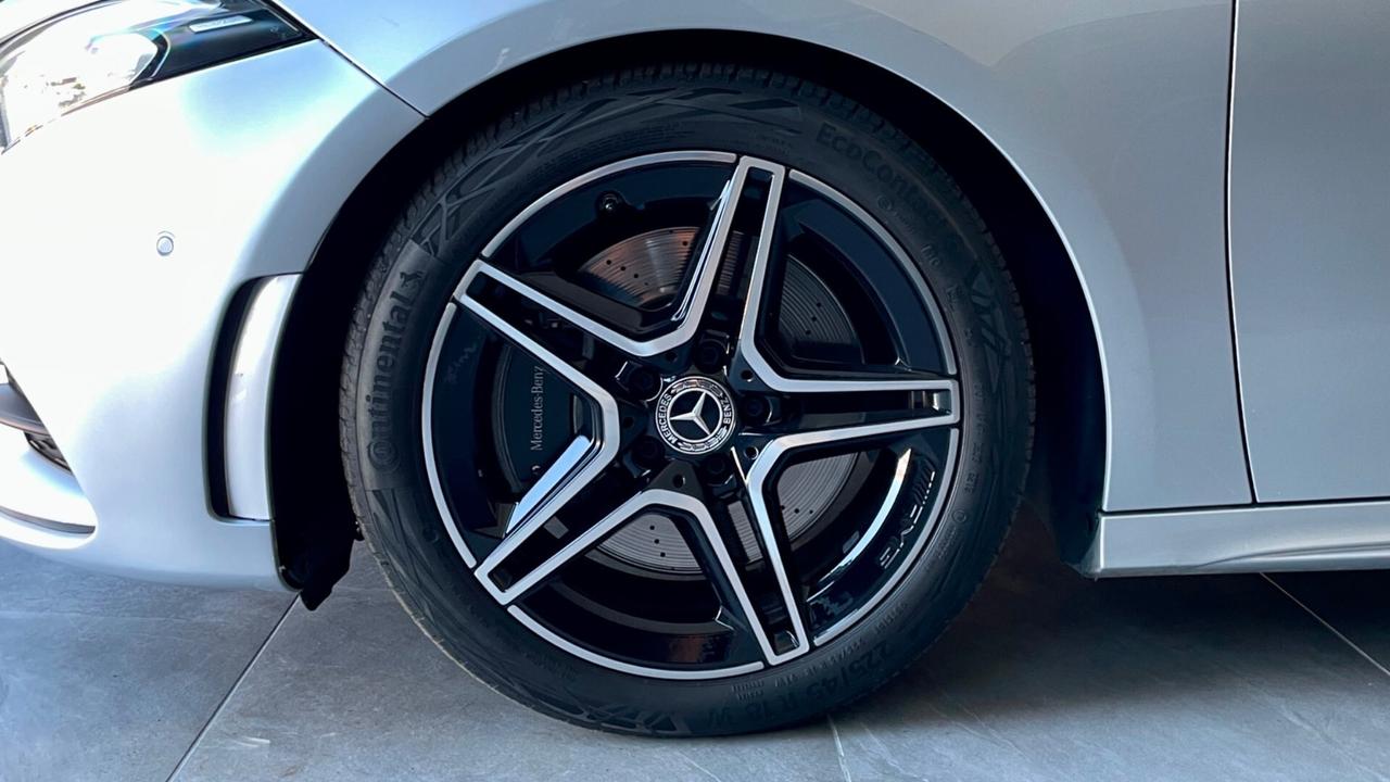 MERCEDES-BENZ CLASSE A250 2.0 PREMIUM 4-MATIC 224CV - ALCANTARA, SEDILI RISCALDABILI, PACCHETTO LUCI