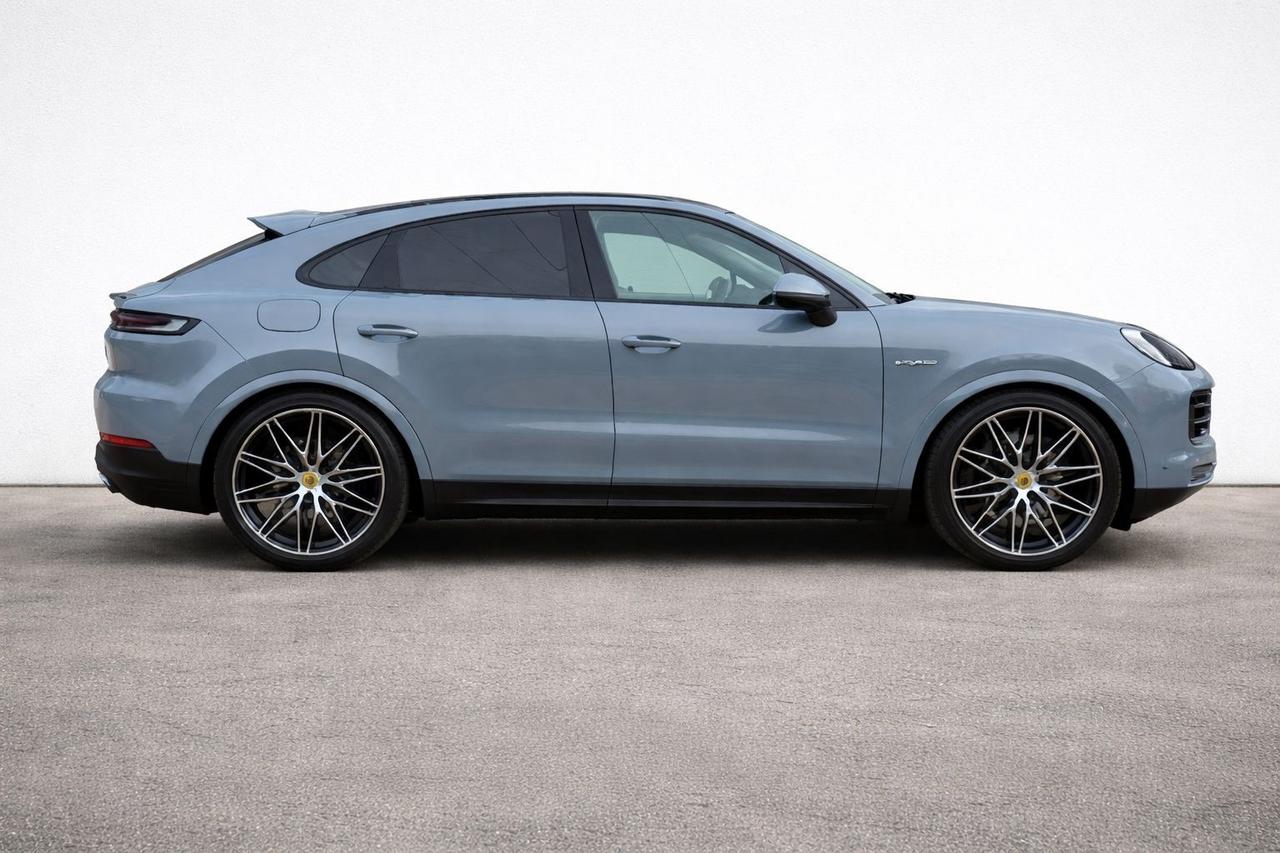 Porsche Cayenne Coupe e-hybrid possibilità noleggio no scoring