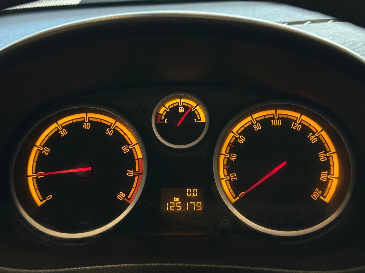 Opel Corsa 1.2 5 porte Cosmo