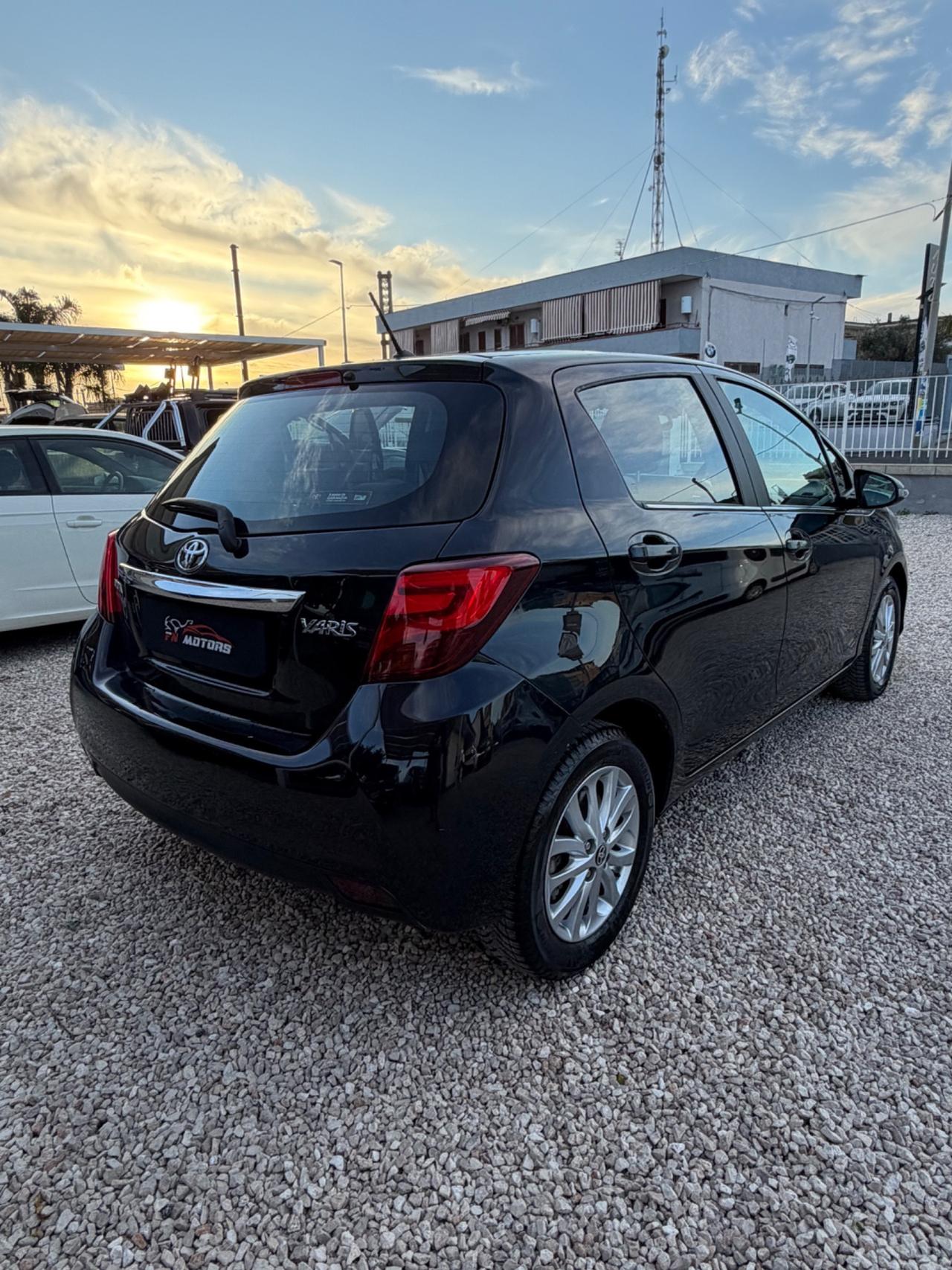 Toyota Yaris 1.3 5 porte Lounge