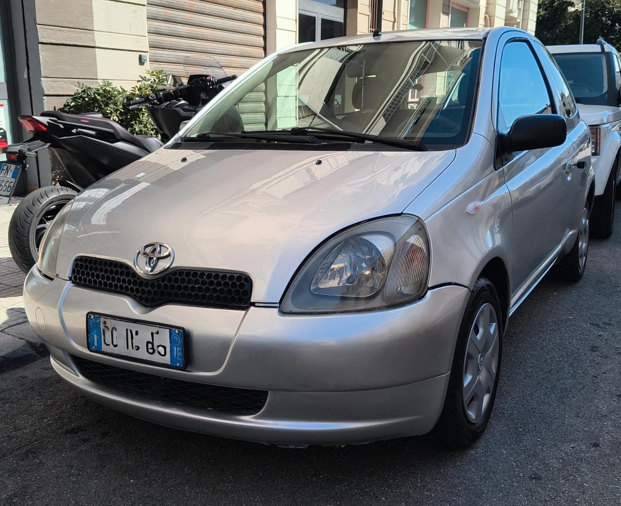 Toyota Yaris 1.0i 16V cat 3 porte Sol - 139000km