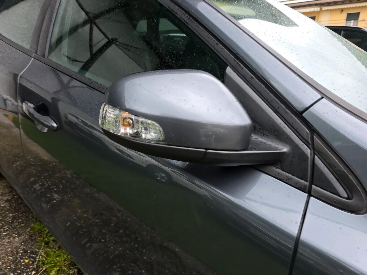 Volvo V40 D2 1.6D 114CV Momentum-2013