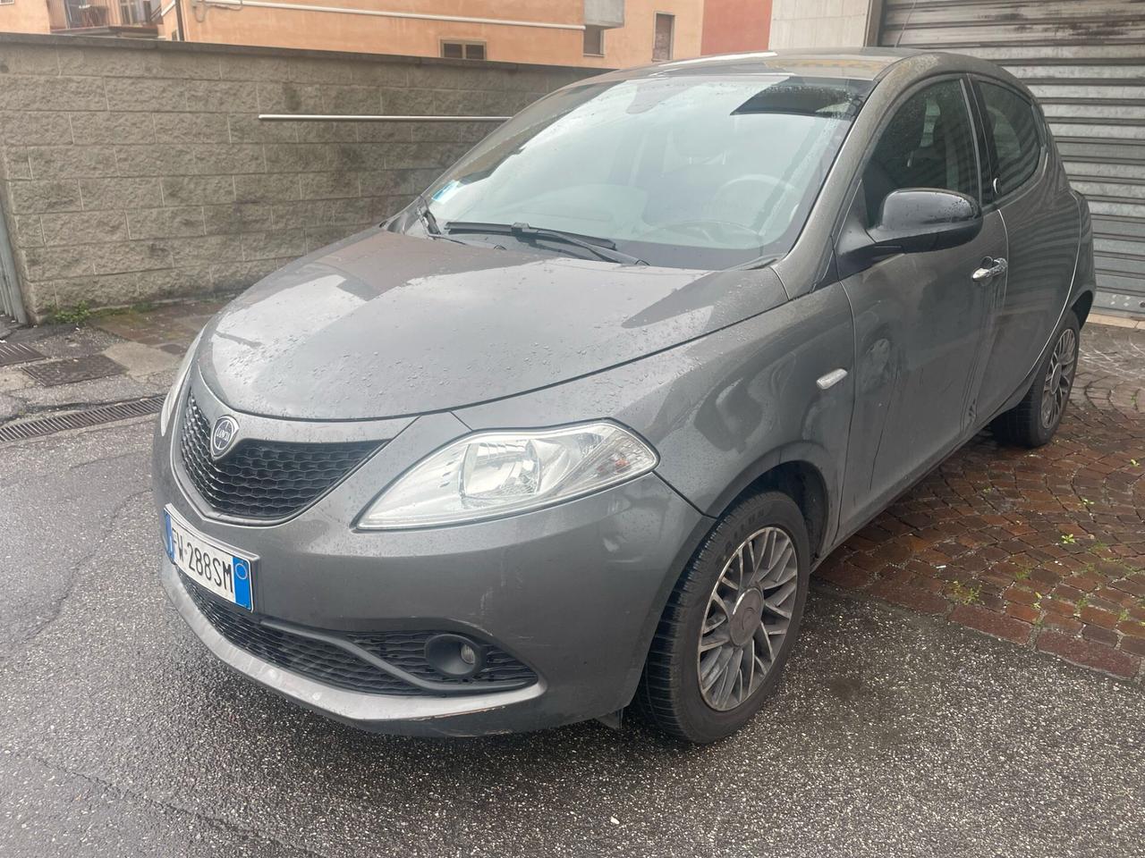 Lancia Ypsilon 1.2 69 CV 5 porte GPL Ecochic Gold