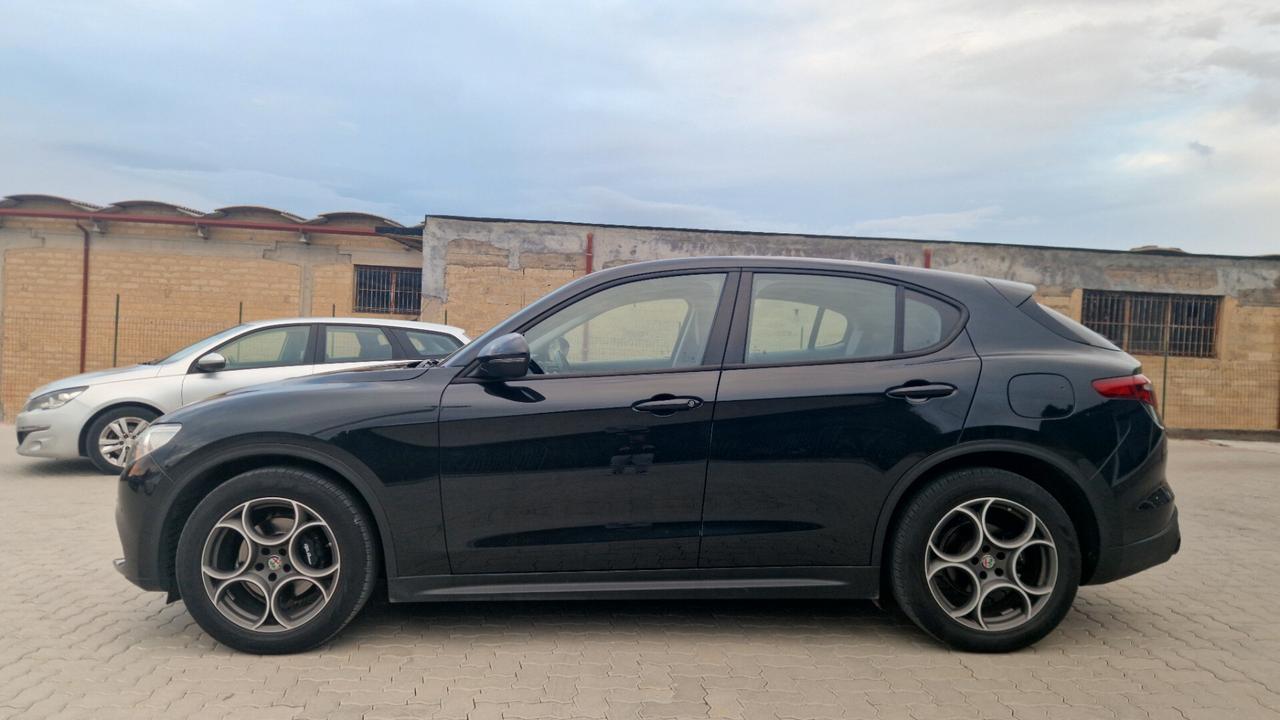 Alfa Romeo Stelvio 2.2 Turbodiesel 190 CV AT8 Sprint Black edition