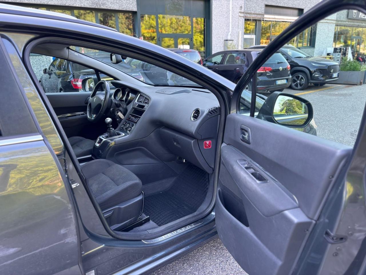 Peugeot 5008 1.6 HDi 115CV Active