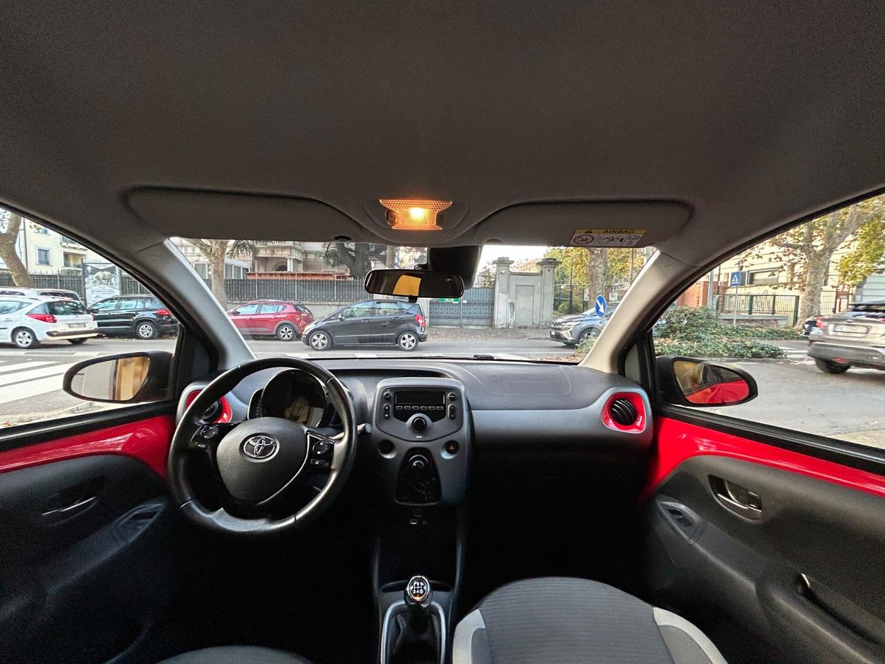 Toyota Aygo 1.0 72 CV 5p X-Clusive Red style EURO6 | 100.000km!!!