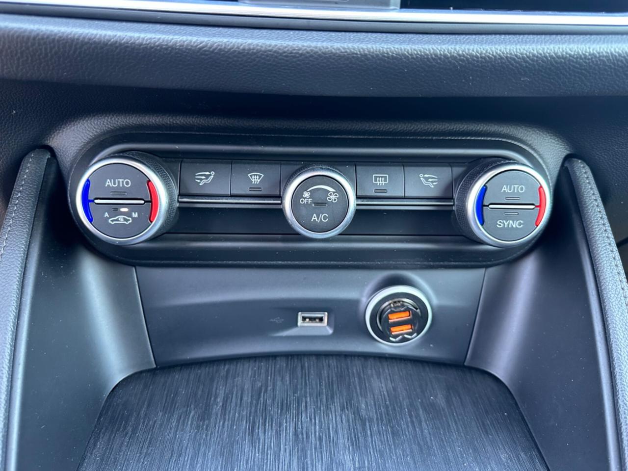 Alfa Romeo Stelvio 2.2 190 CV AT8/Navi/Retro/UniPro