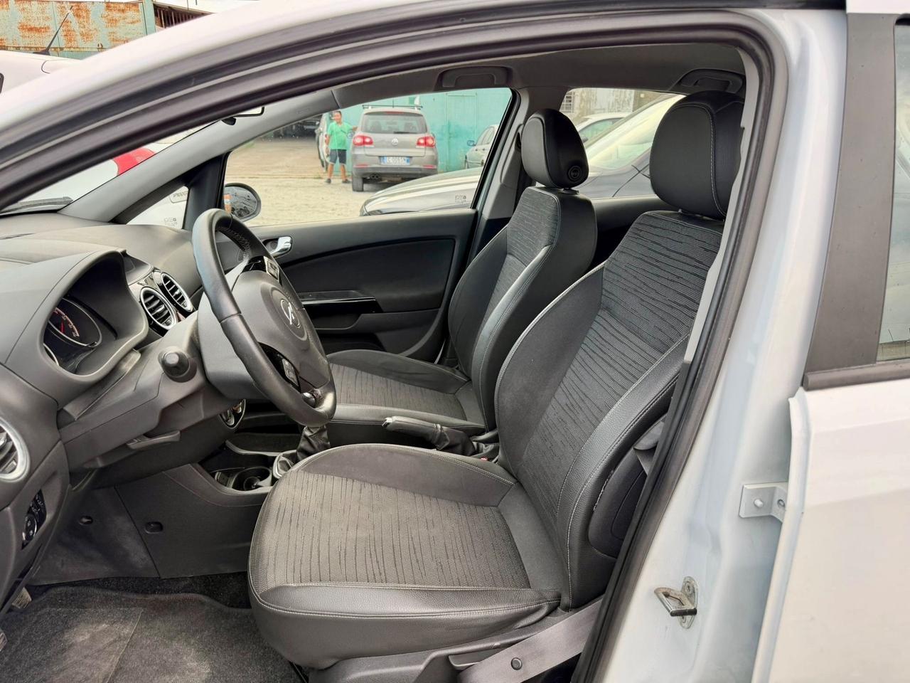 Opel Corsa 1.0 Benzina- Neopatentati- Anche Permuta