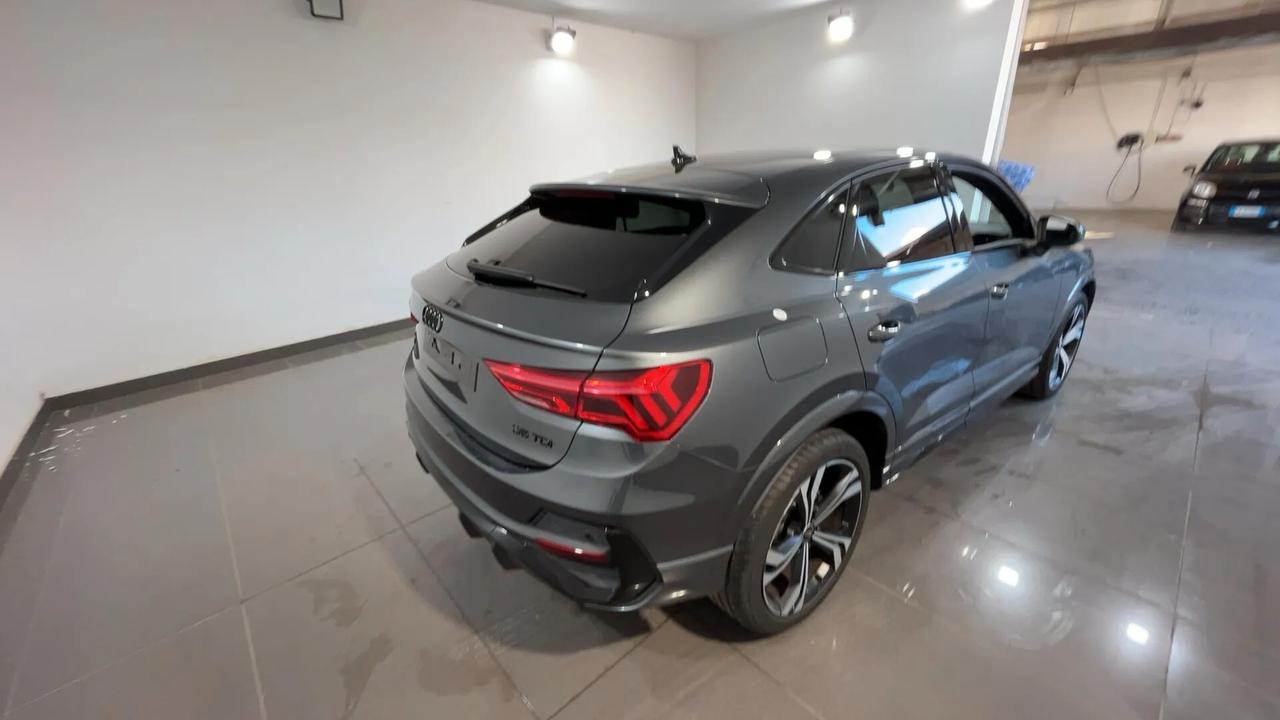 Audi Q3 SPB 35 TDI S tronic Identity Black