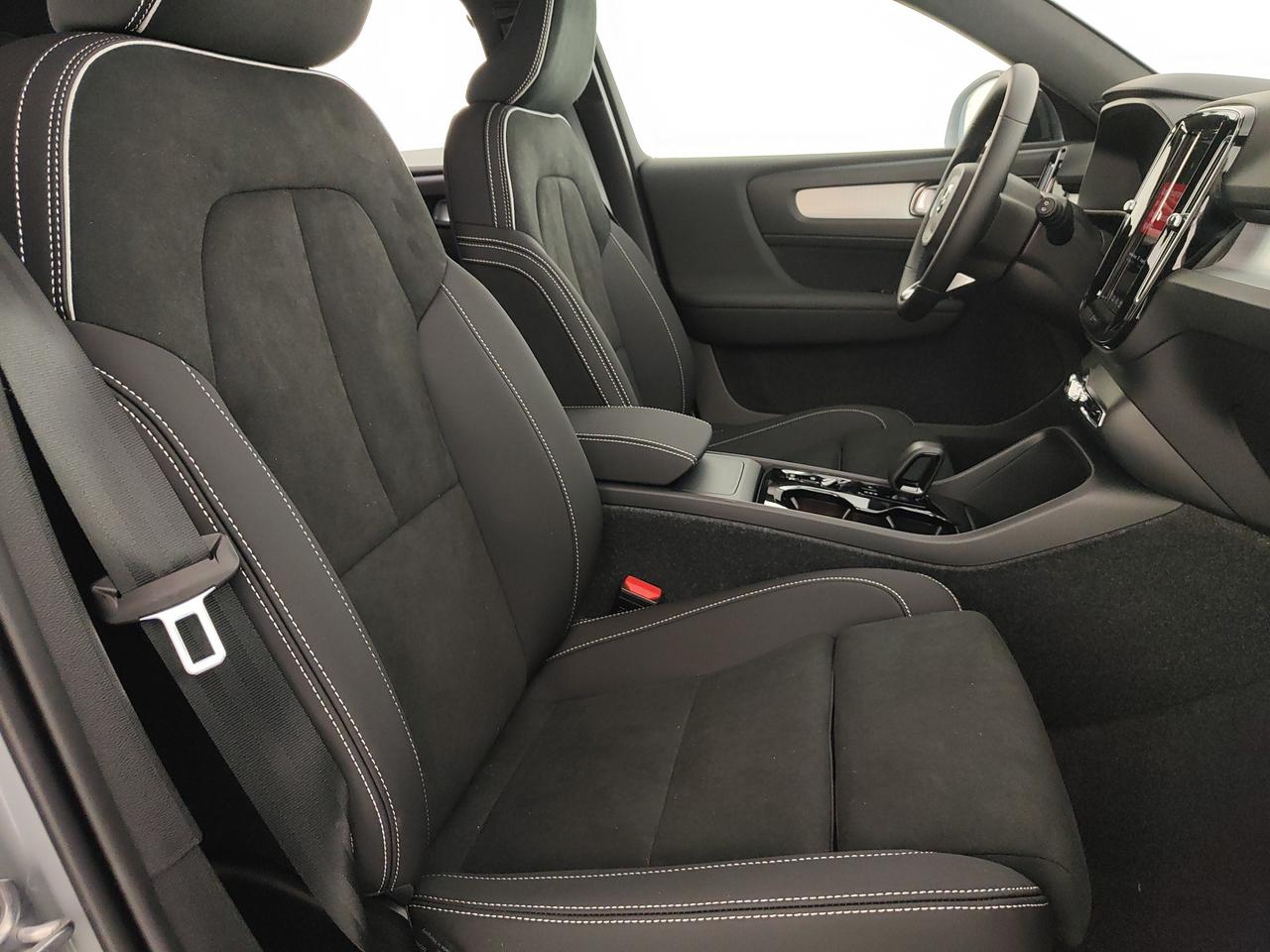 VOLVO XC40 2.0 b3 Ultra Black Edition auto