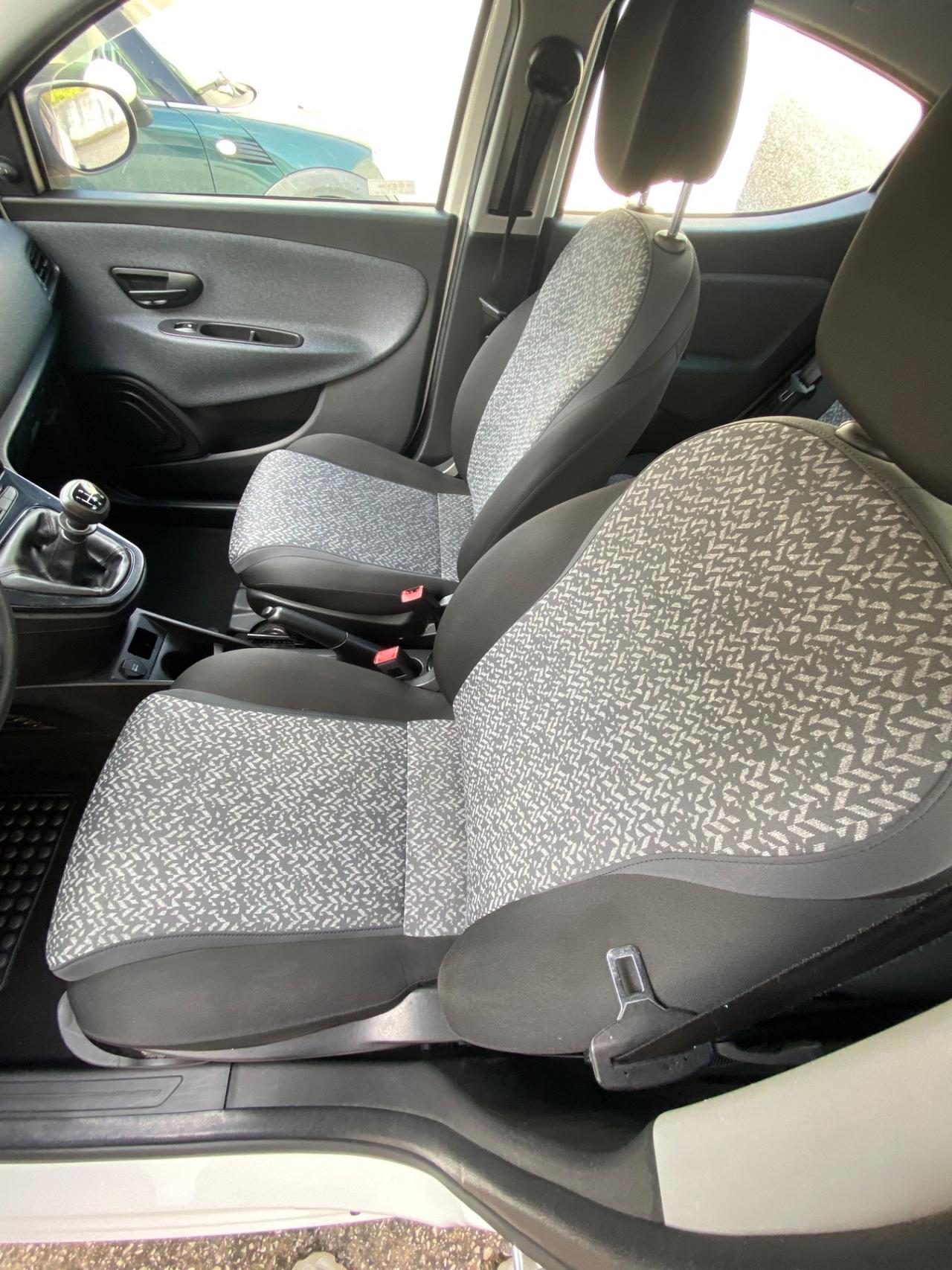 Lancia Ypsilon 1.2 69 CV 5 porte Elefantino