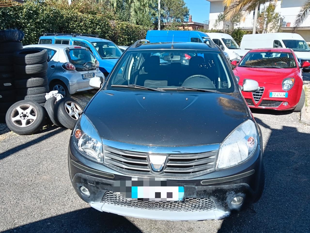 Dacia Sandero 1.6 8V Lauréate