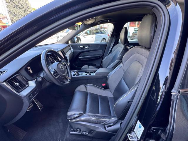 VOLVO XC60 B4 (d) AWD automatico Plus Dark