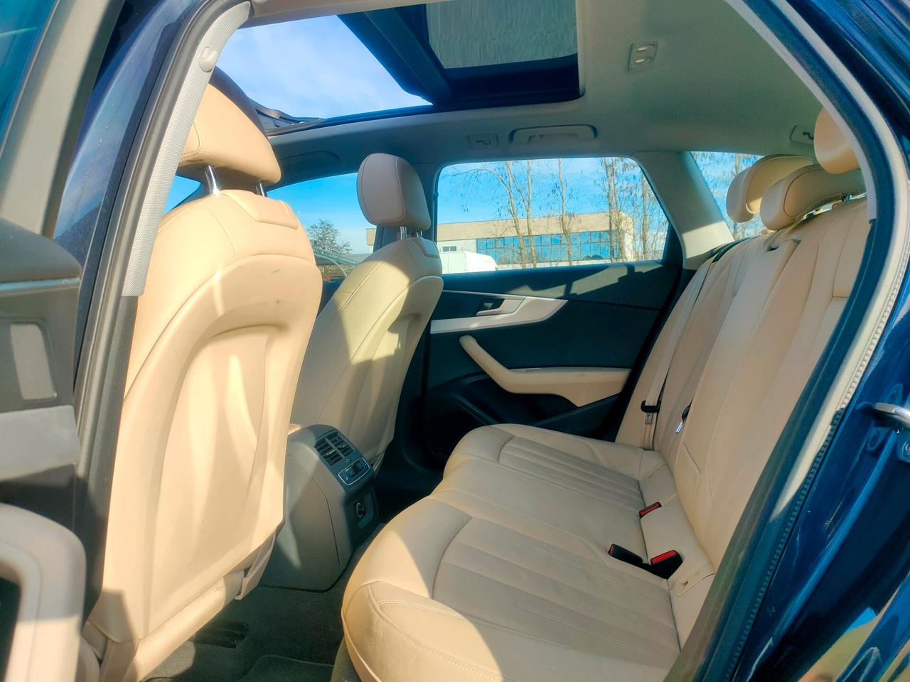 Audi A4 2.0 TDI 122 CV S tronic Sport TETTO PANORAMICO NEOPATENTATI