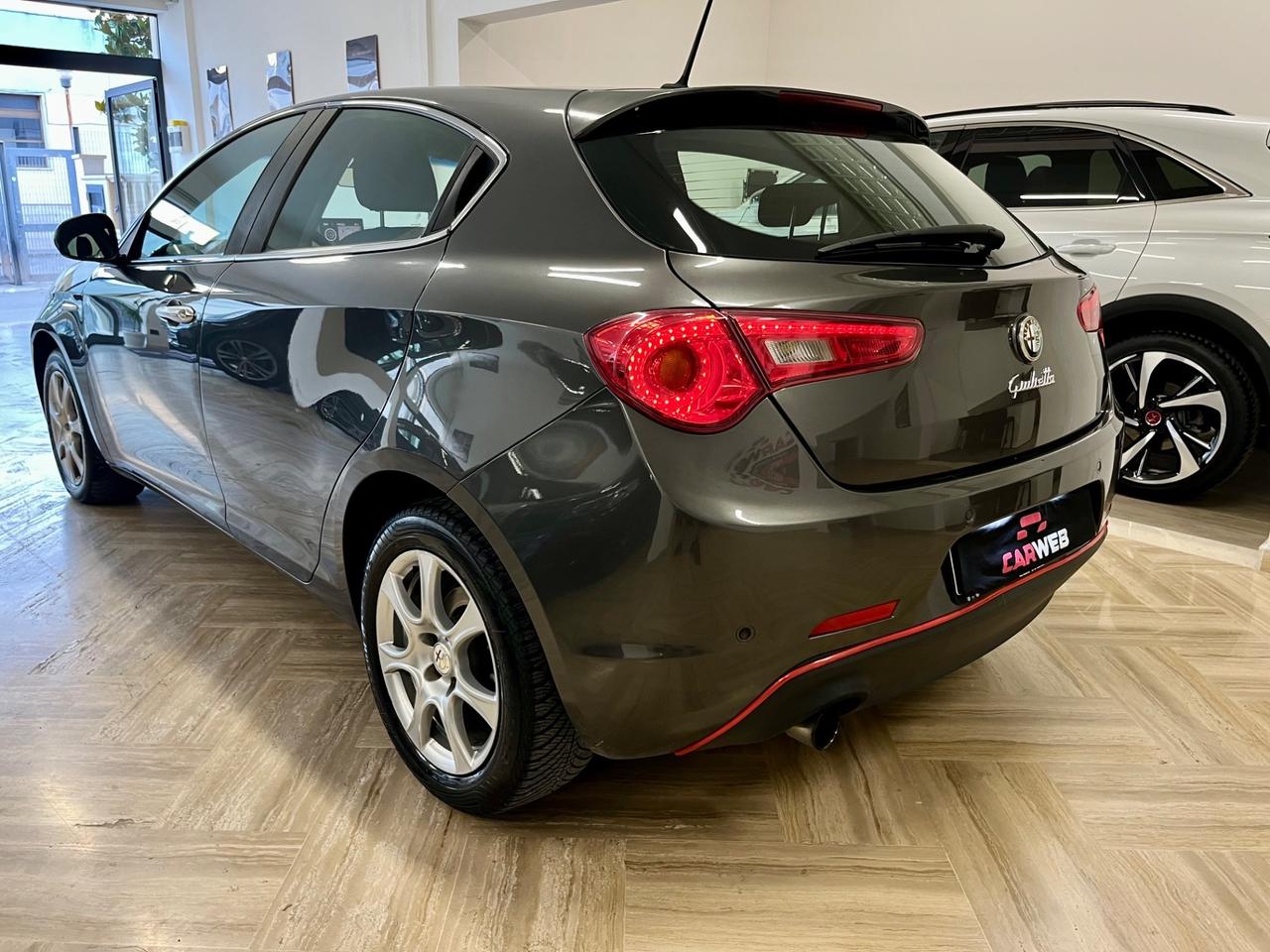 ALFA ROMEO Giulietta 1.6 JTDM2 DISTINCTIVE NAVY 2012