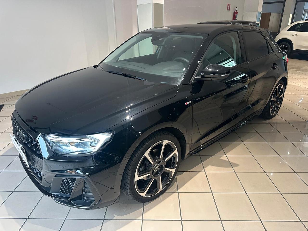 Audi A1 Sportback 30 1.0 tfsi Identity Black s-tronic