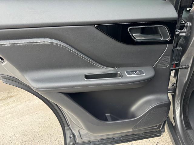 JAGUAR F-Pace 2.0 D 180 CV aut. R-Sport