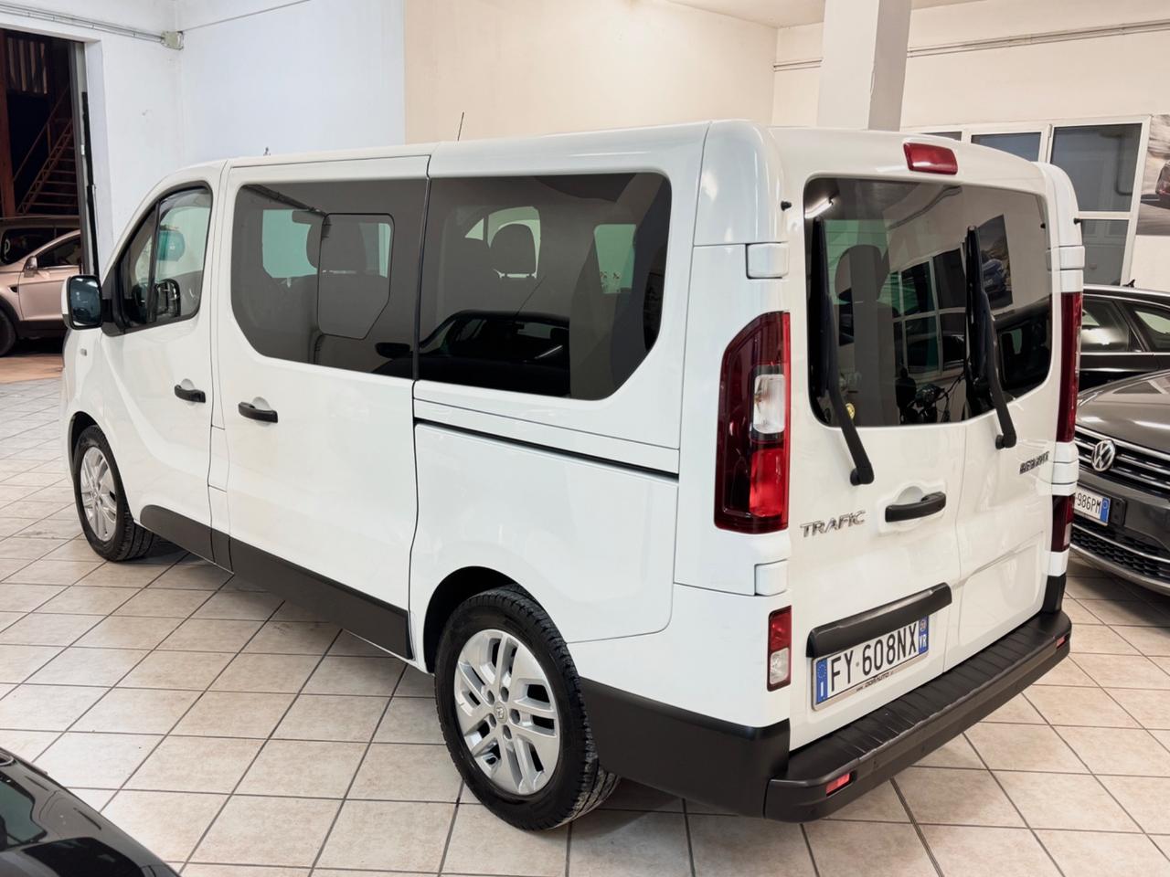 Renault Trafic 2.0 dCi 145CV 9 Posti Restyiling