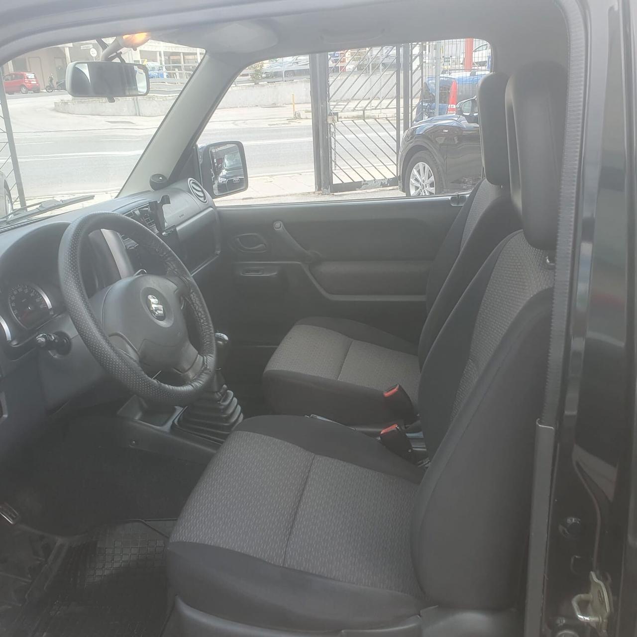 Suzuki Jimny 1.3i 16V cat 4WD JLX Più